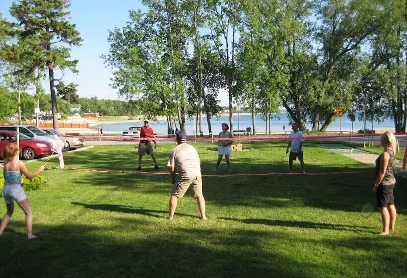 Balm Beach Resort & Motel