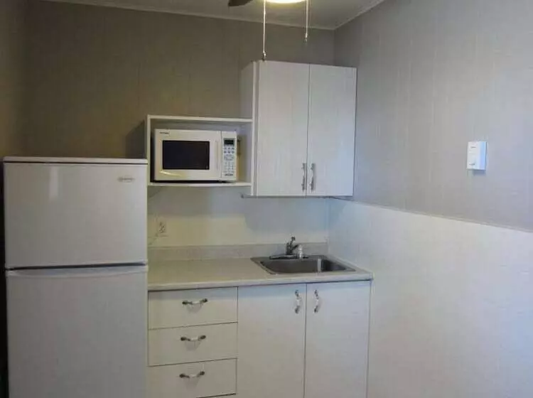 Balm Beach Resort & Motel