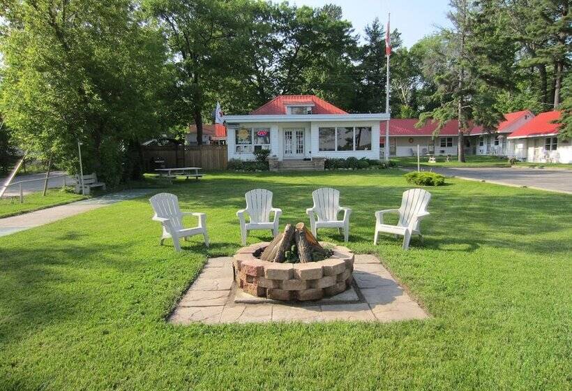 Balm Beach Resort & Motel