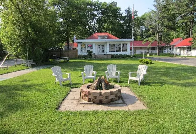 Balm Beach Resort & Motel