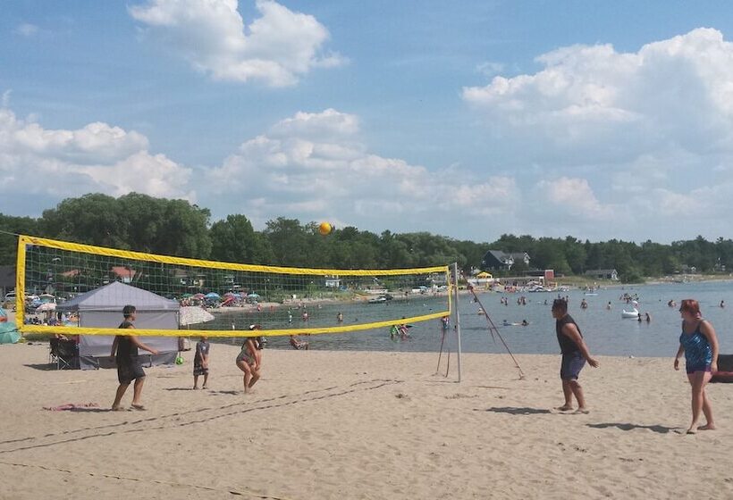 Balm Beach Resort & Motel