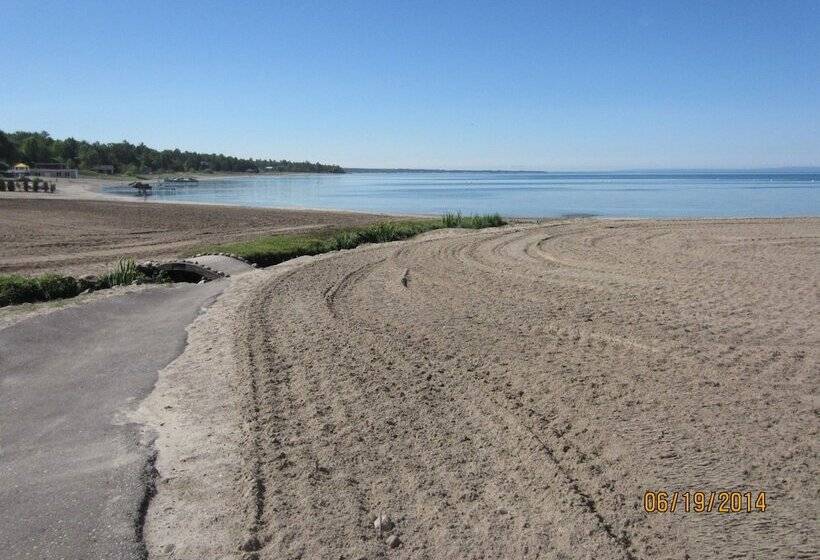 Balm Beach Resort & Motel