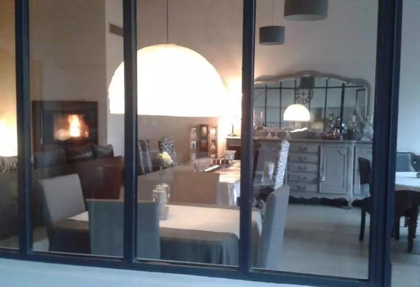 Aamiaismajoitus (B&B) Au Paradis Cathare