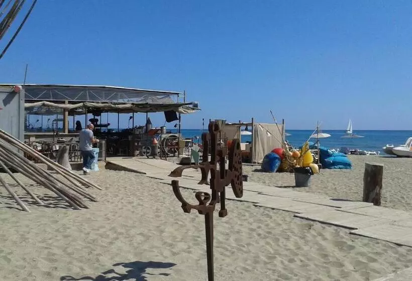 Aamiaismajoitus (B&B) Au Paradis Cathare