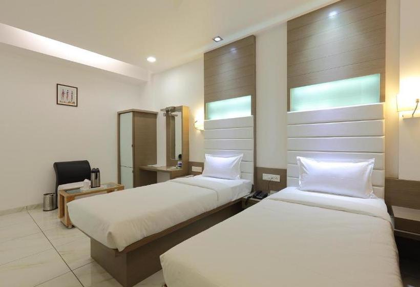 호텔 Paminn Regency