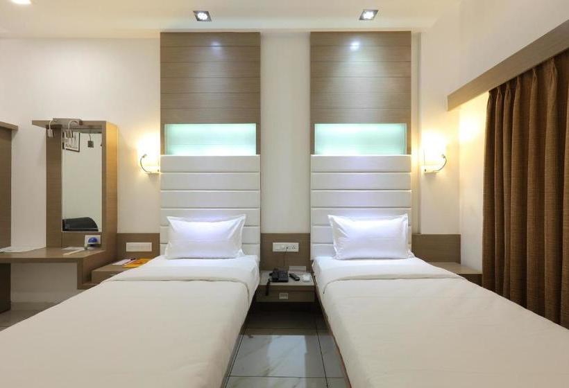 호텔 Paminn Regency