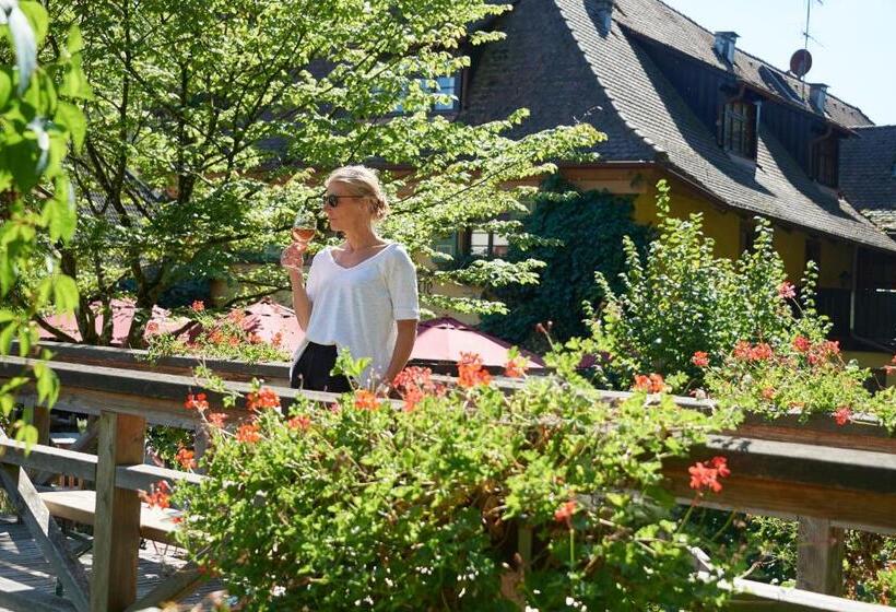 בית מלון כפרי & Restaurant Linde