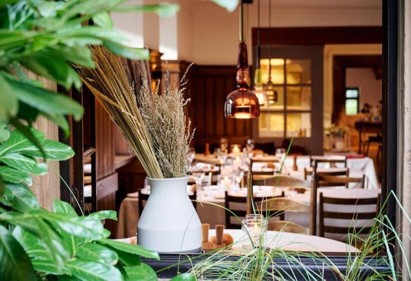 בית מלון כפרי & Restaurant Linde