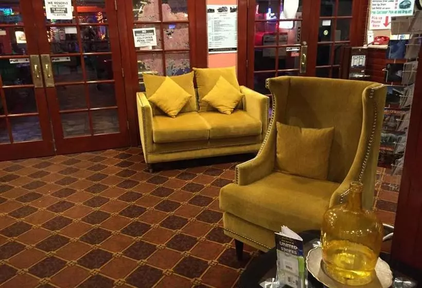 Motelli Tradewinds Airport