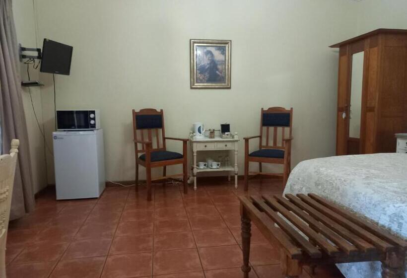 بنسيون Avondrust Guest House