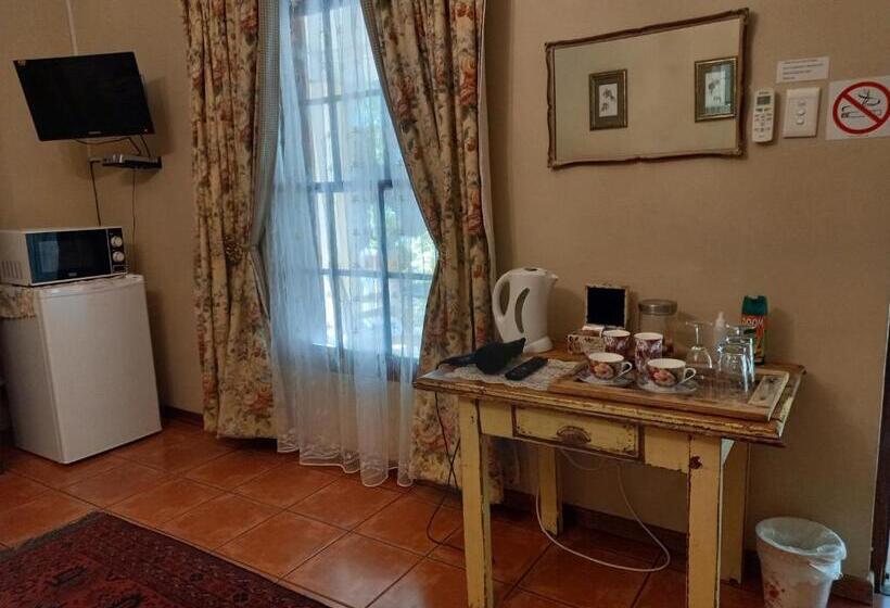 بنسيون Avondrust Guest House