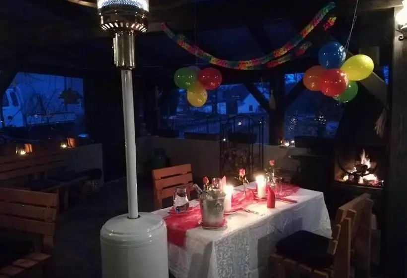 Majatalo Penzion U Kostela Mláka