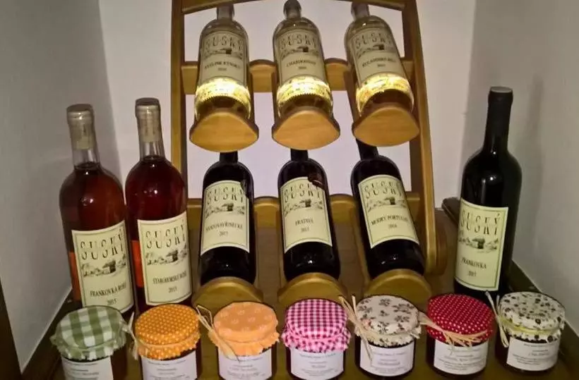 Majatalo Penzion U Kostela Mláka