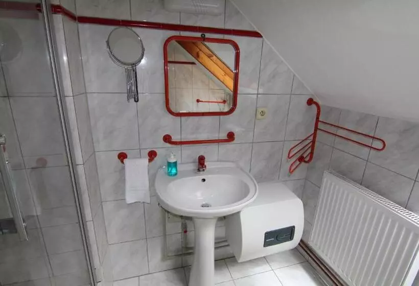 Majatalo Penzion U Kostela Mláka