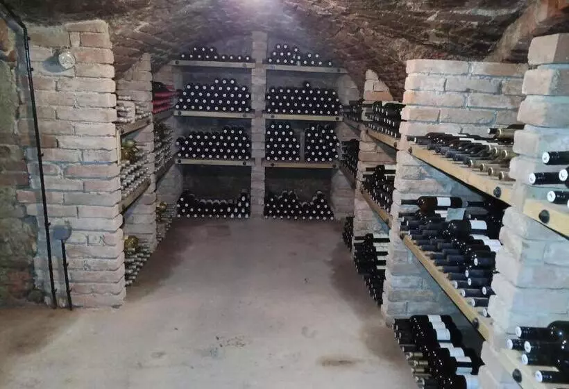 Majatalo Penzion U Kostela Mláka