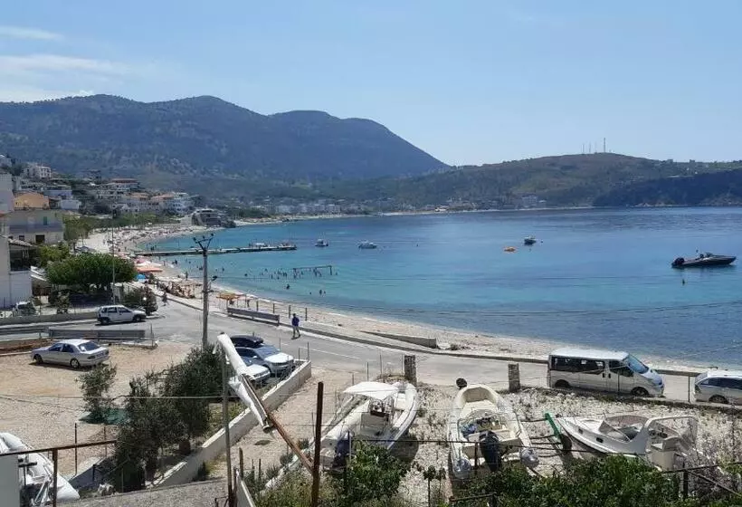 هاستل Rooms By The Sea