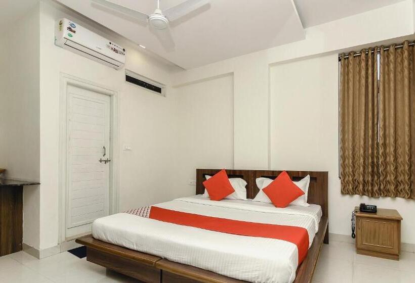 Capital O Hotel Green Leaf