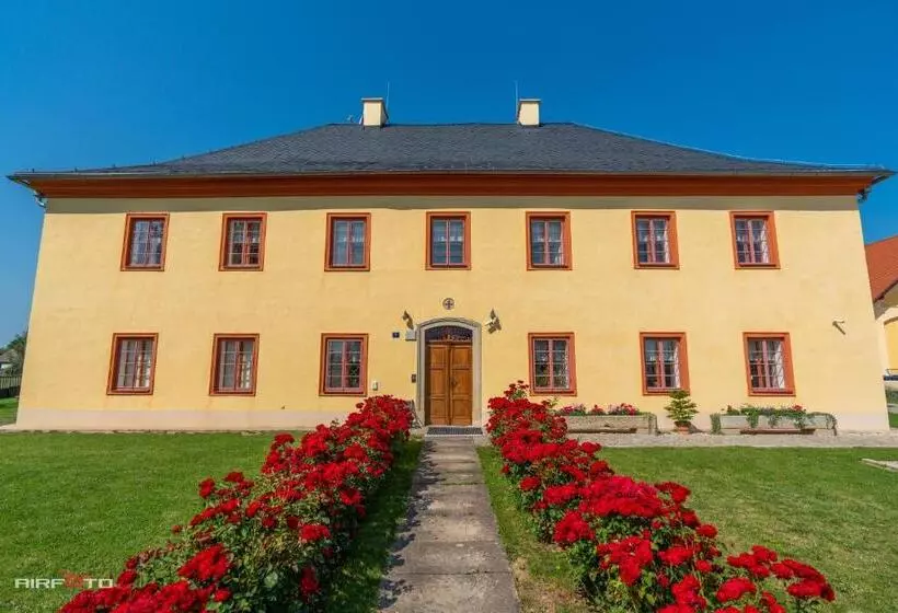 Majatalo Penzion Na Faře