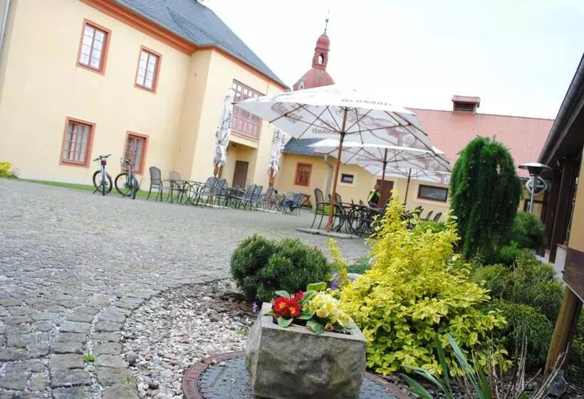 Majatalo Penzion Na Faře