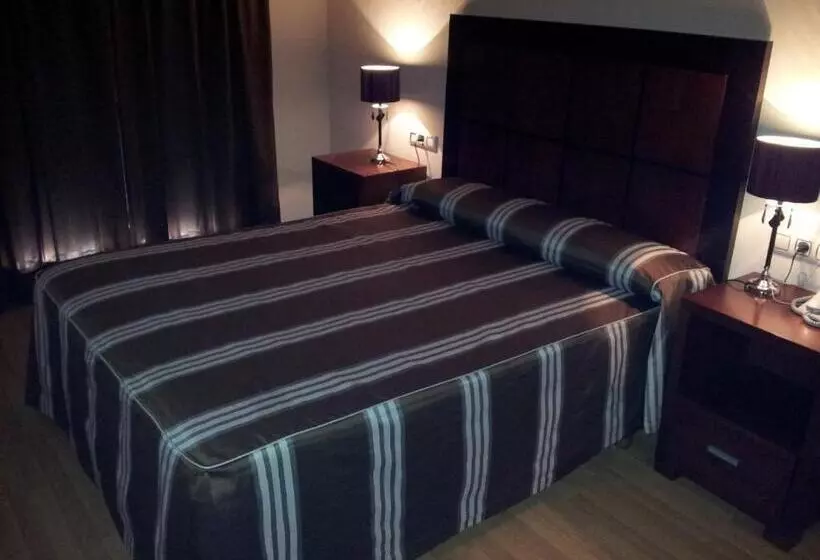 Av Apartamentos Lobios