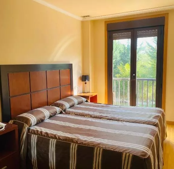 Av Apartamentos Lobios