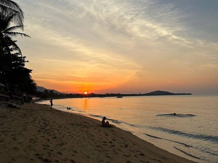 فندق Adarin Beach Resort