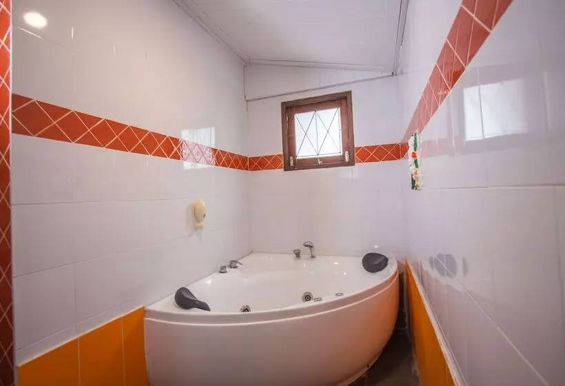 בית מלון כפרי Adarin Beach Resort