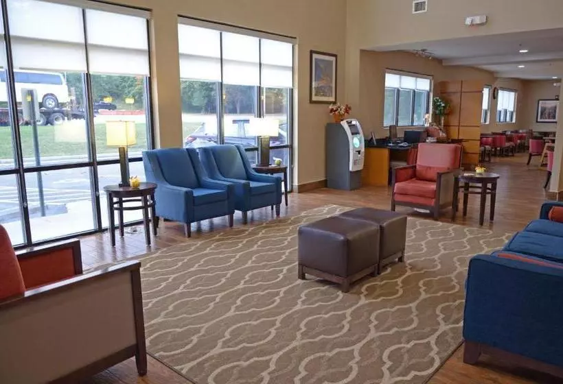 هتل Comfort Suites Salemroanoke I81