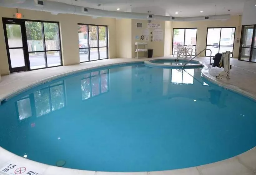 هتل Comfort Suites Salemroanoke I81