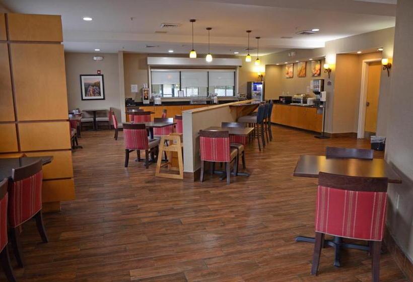 Отель Comfort Suites Salemroanoke I81