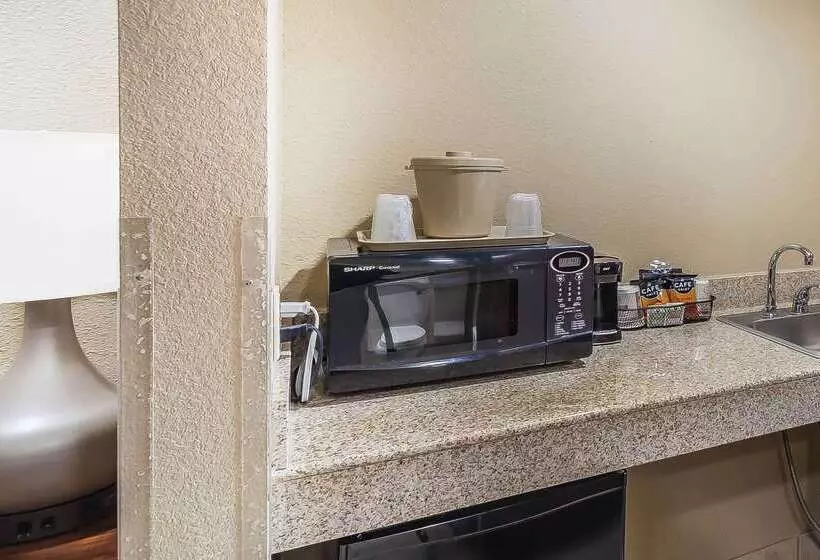 호텔 Comfort Suites Yukon Sw Oklahoma City