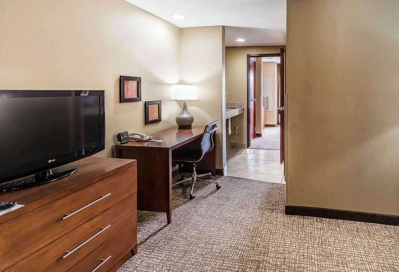 호텔 Comfort Suites Yukon  Sw Oklahoma City