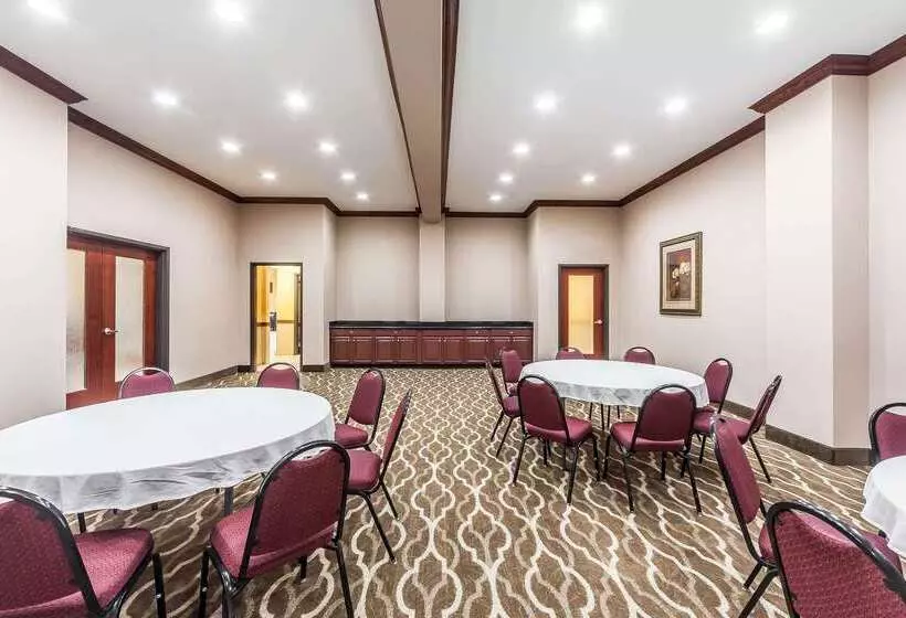 호텔 Comfort Suites Yukon Sw Oklahoma City