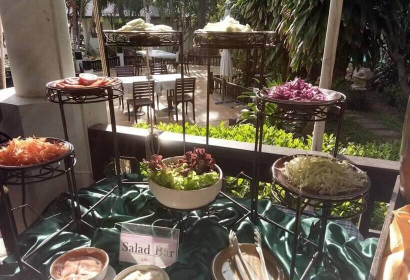 Hotelli Golden Pine Beach Resort