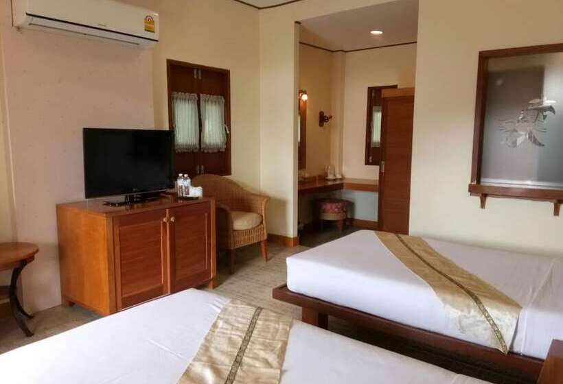 Hotelli Golden Pine Beach Resort