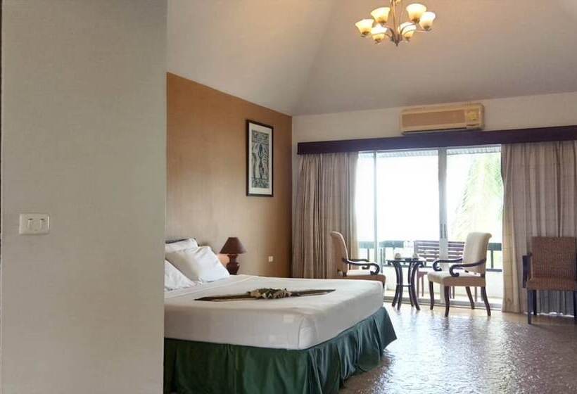 Hotelli Golden Pine Beach Resort