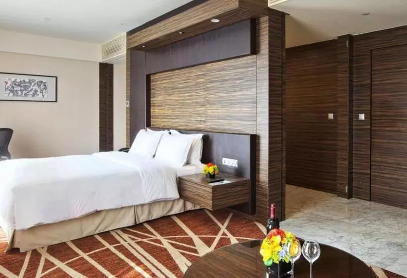 호텔 Holiday Inn Shanghai Hongqiao West, An Ihg