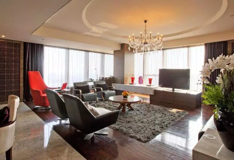 호텔 Holiday Inn Shanghai Hongqiao West, An Ihg