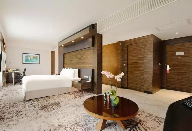 호텔 Holiday Inn Shanghai Hongqiao West, An Ihg