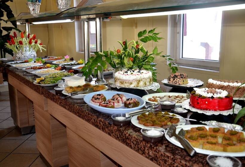 Отель Orient Resort