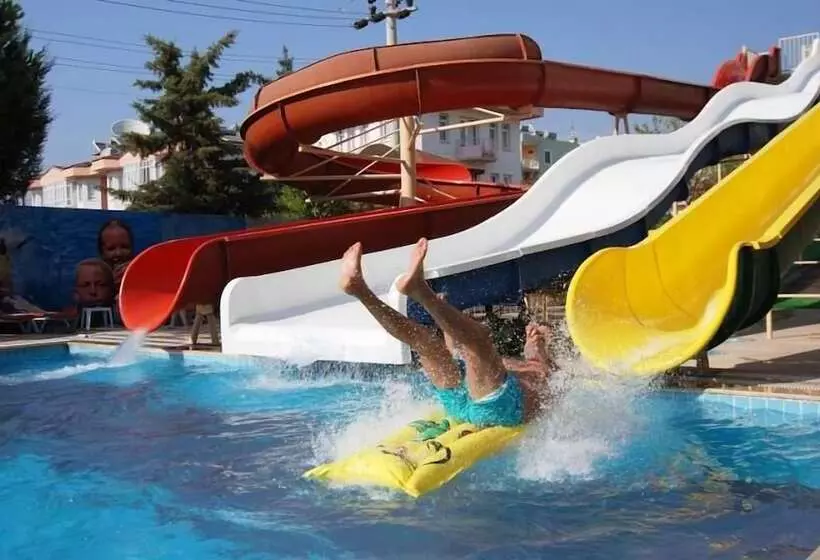 호텔 Orient Resort