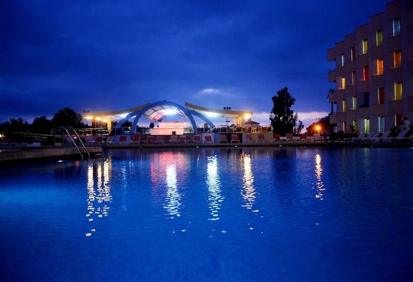 Отель Orient Resort