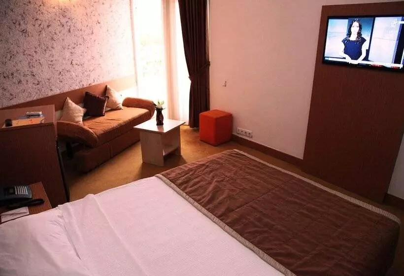 호텔 Orient Resort