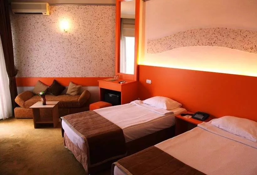 호텔 Orient Resort