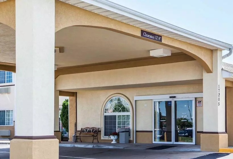 Отель Quality Inn Belton  Kansas City South