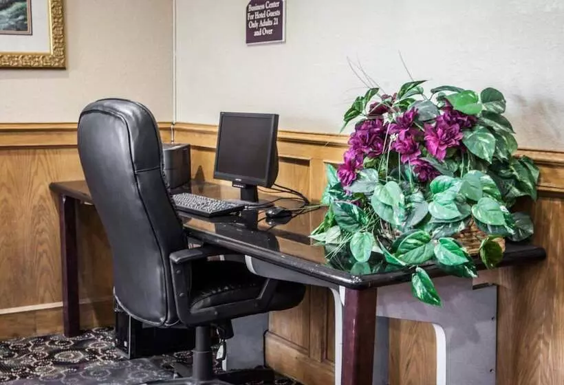 Отель Quality Inn Belton  Kansas City South