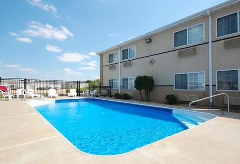 בית מלון כפרי Quality Inn Belton  Kansas City South