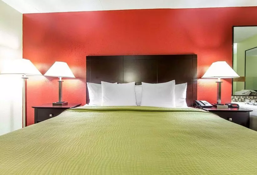 فندق Quality Inn West