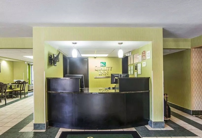 فندق Quality Inn West