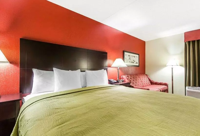 فندق Quality Inn West